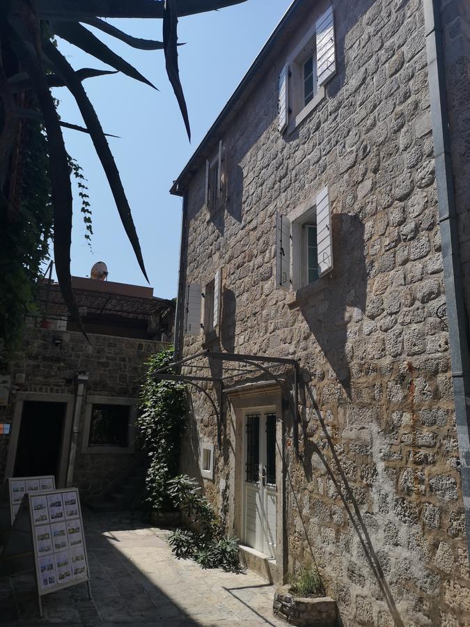 Hostel Michel Budva Eksteriør billede