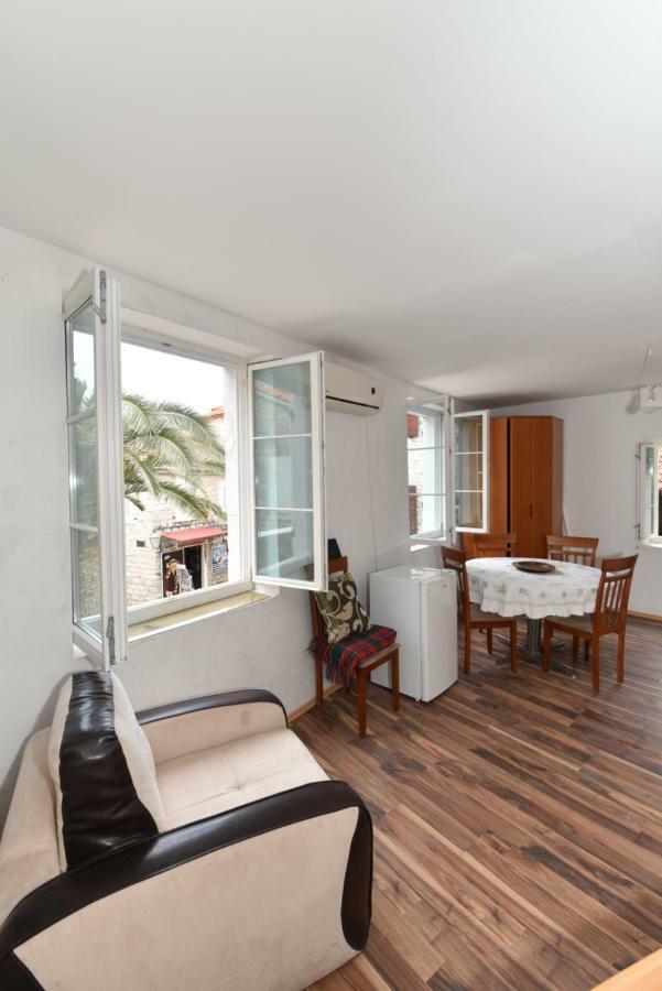 Hostel Michel Budva Eksteriør billede