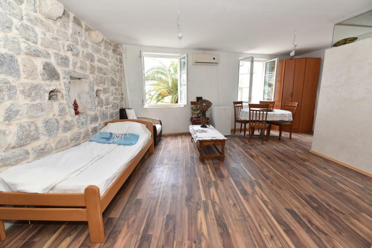 Hostel Michel Budva Eksteriør billede