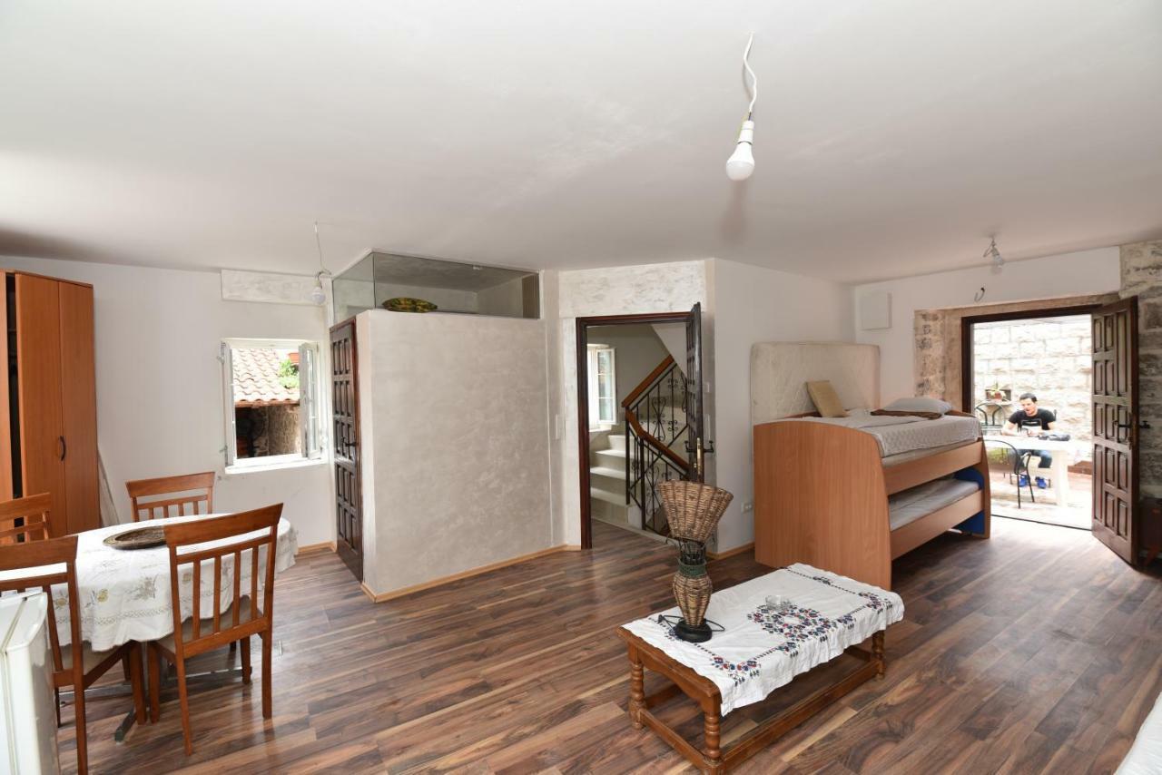 Hostel Michel Budva Eksteriør billede
